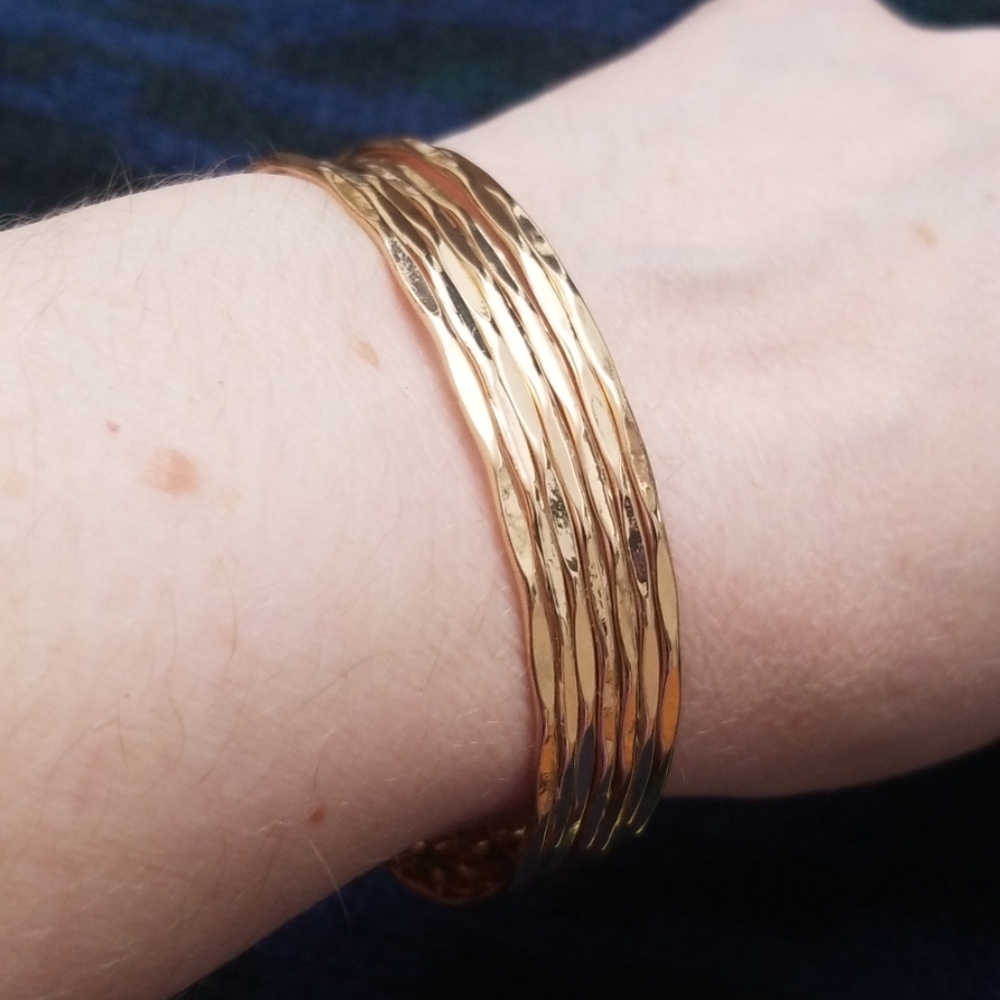 GOLD TONE 🌟 BRACELET